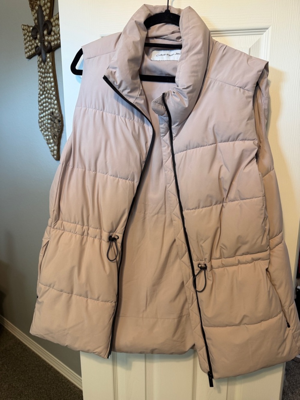Calvin Klein Jeans pale mauve quilted puffer vest